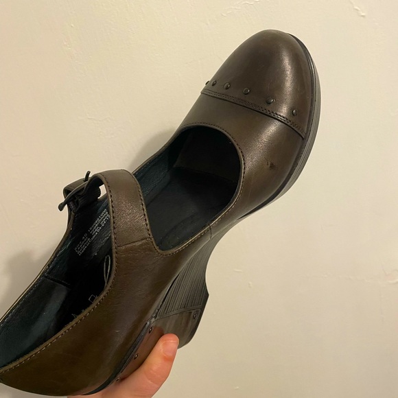 Dansko Wedge Heels / Brown Leather / Size 10 / Excellent Condition ๐ค - Picture 2 of 3